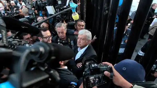 El centroizquierdista López Obrador, al frente de la boca de urna en México