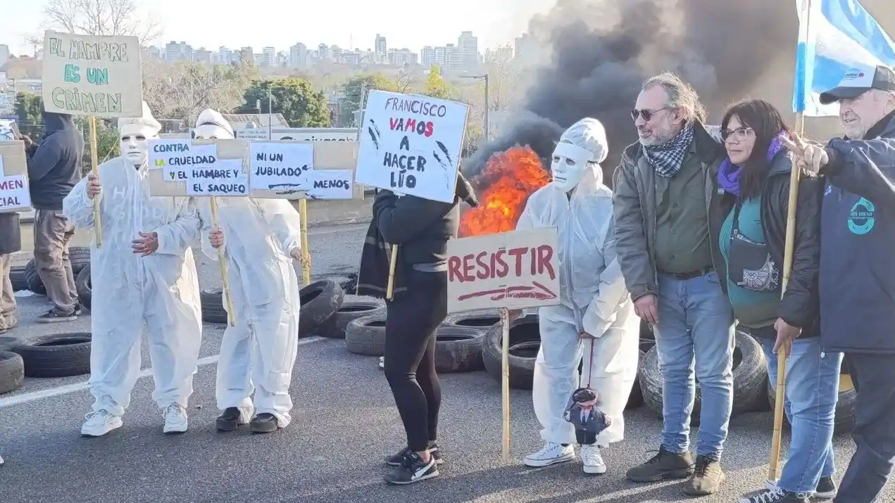 Corte parcial en la Autopista Buenos Aires–La Plata por protesta de UTEP y CTA en apoyo a Cristina Kirchner