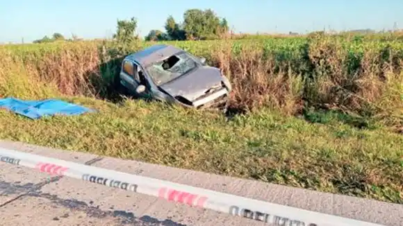 Una pareja perdió la vida tras violento vuelco sobre Ruta 11