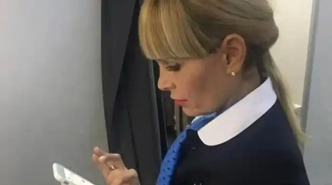Quién es Daniela Carbone, la azafata de Aerolíneas Argentinas acusada de realizar una amenaza de bomba a un avión