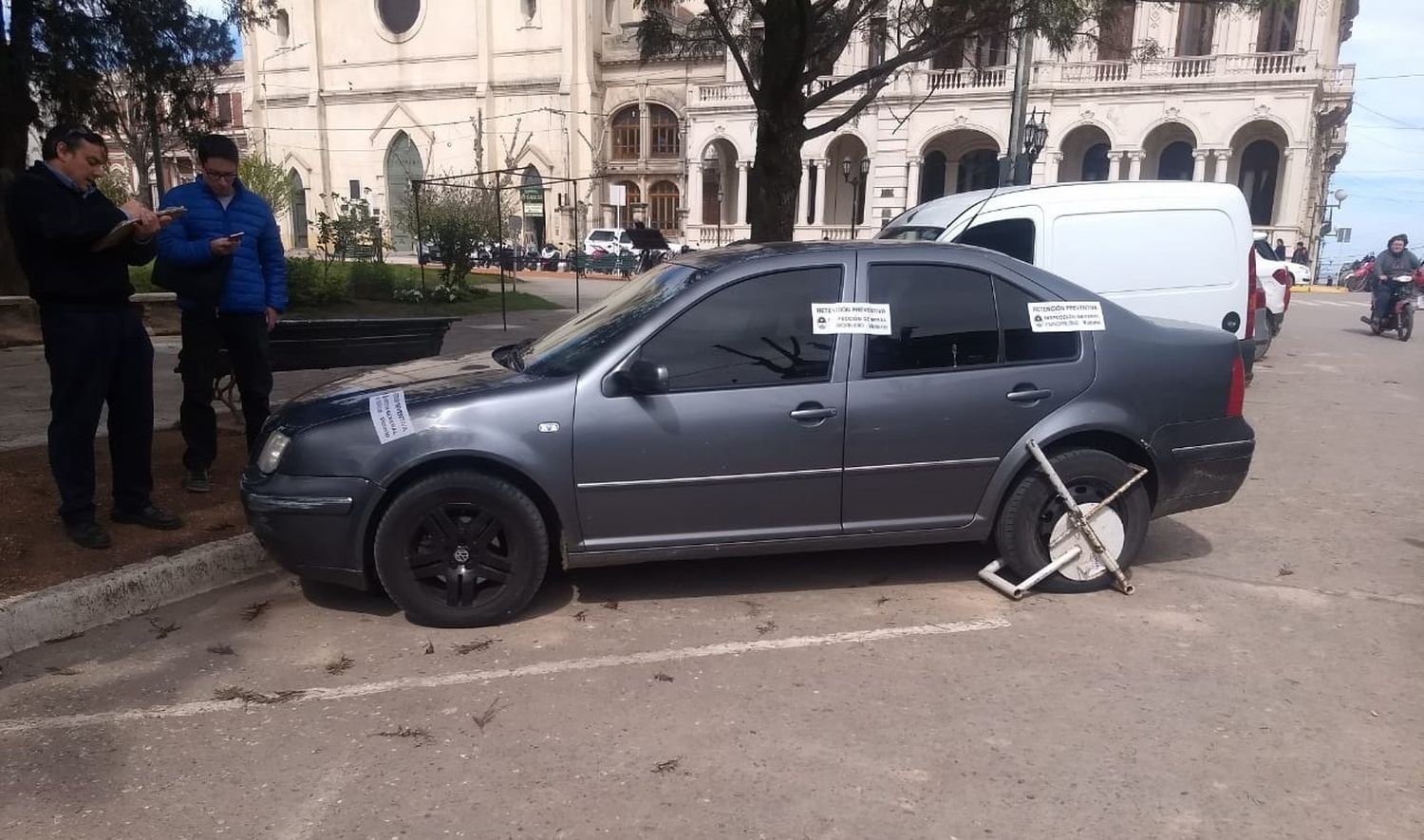 Incrementan la colocación de cepos al haber deudas por estacionamiento medido de hasta 12.000 pesos