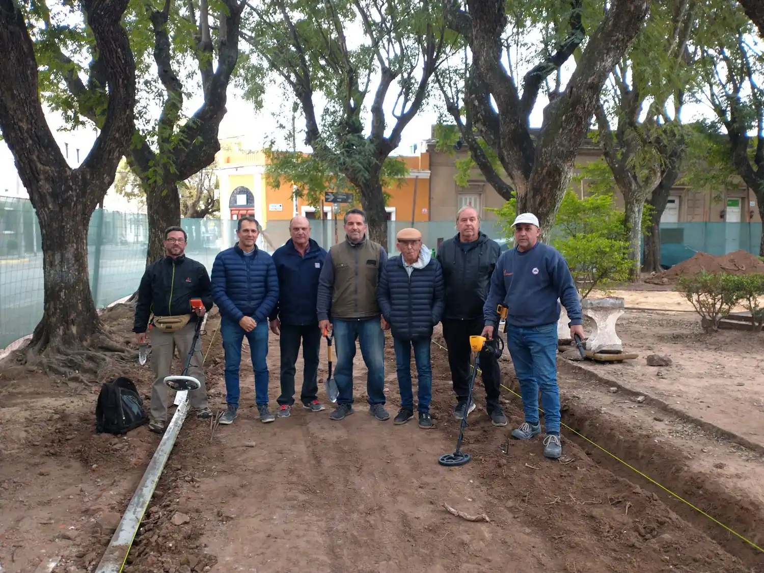 “Nada relacionado con un posible túnel”, pero importantes hallazgos en plaza Constitución