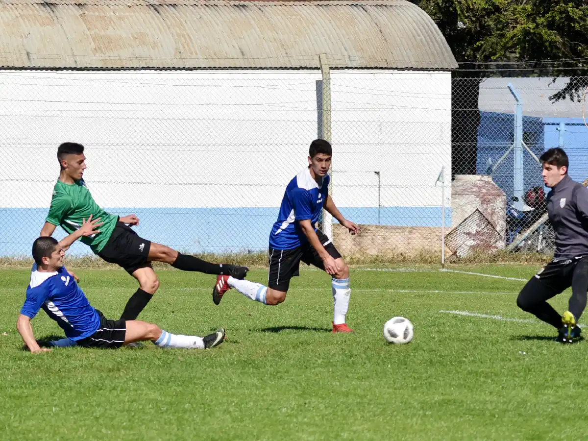 Pasearon su fútbol por el Autódromo