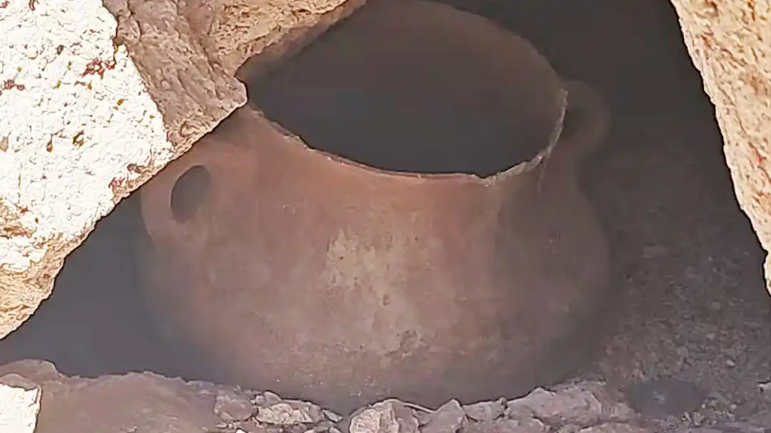 Hallan una vasija prehispánica de gran valor histórico en un proyecto minero de San Juan