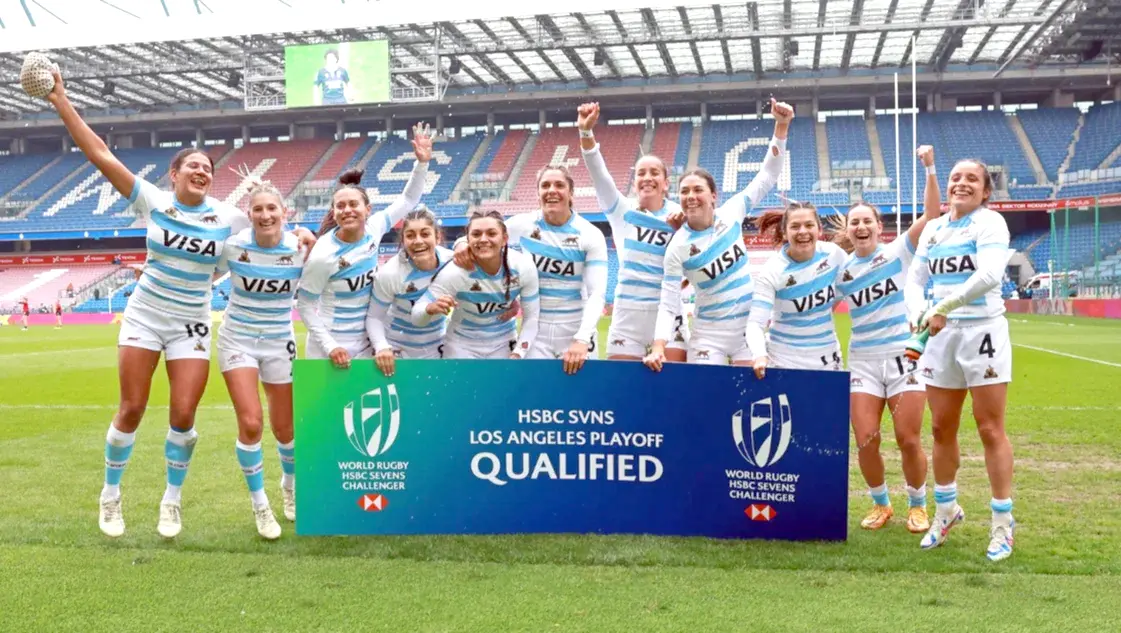Las chicas argentinas festejan el boleto a Los Ángeles. Fotos: prensa UAR.