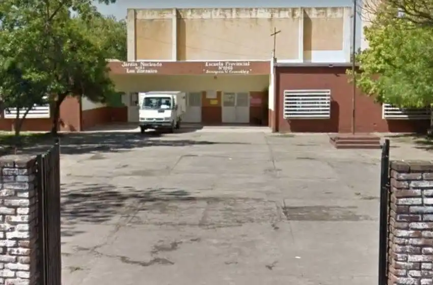 Abrazo solidario para un colegio sin gas: “Los chicos tienen dolores de panza por el frío”