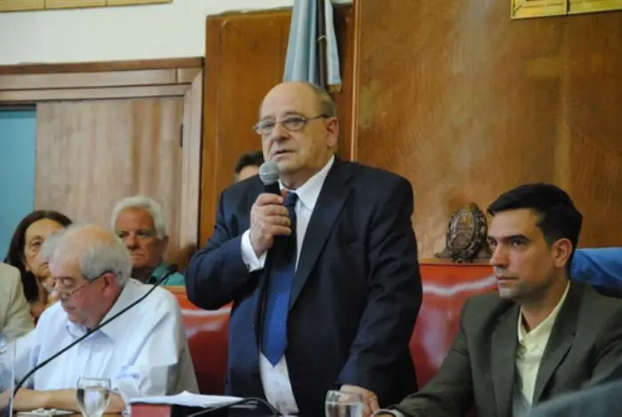 Arroyo juró en Mar del Plata: "No quiero ver más chicos hambrientos"