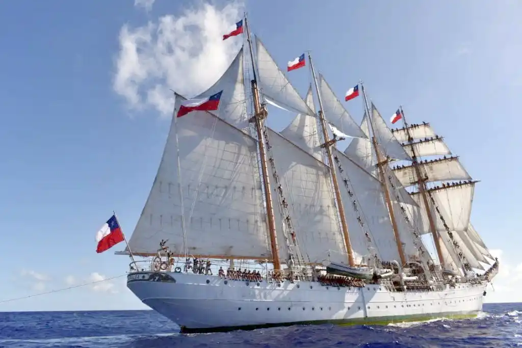 Una atracción. La nave que estará amarrada en el puerto marplatense este fin de semana