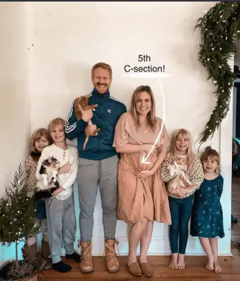 Emily Mitchell el día que anunció que se haría una quinta cesárea. Foto: Instagram