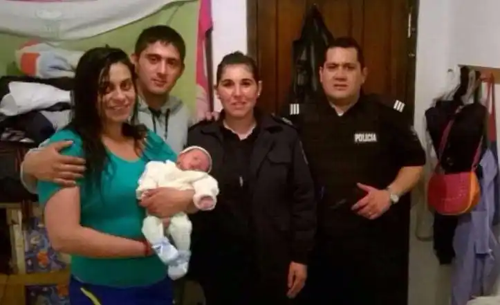 Mar del Plata: Policías le salvaron la vida a un bebé de 8 días 