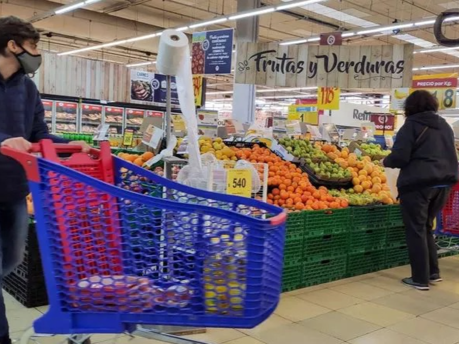 Para no ser pobre una familia tipo necesitó ingresos por casi $100.000