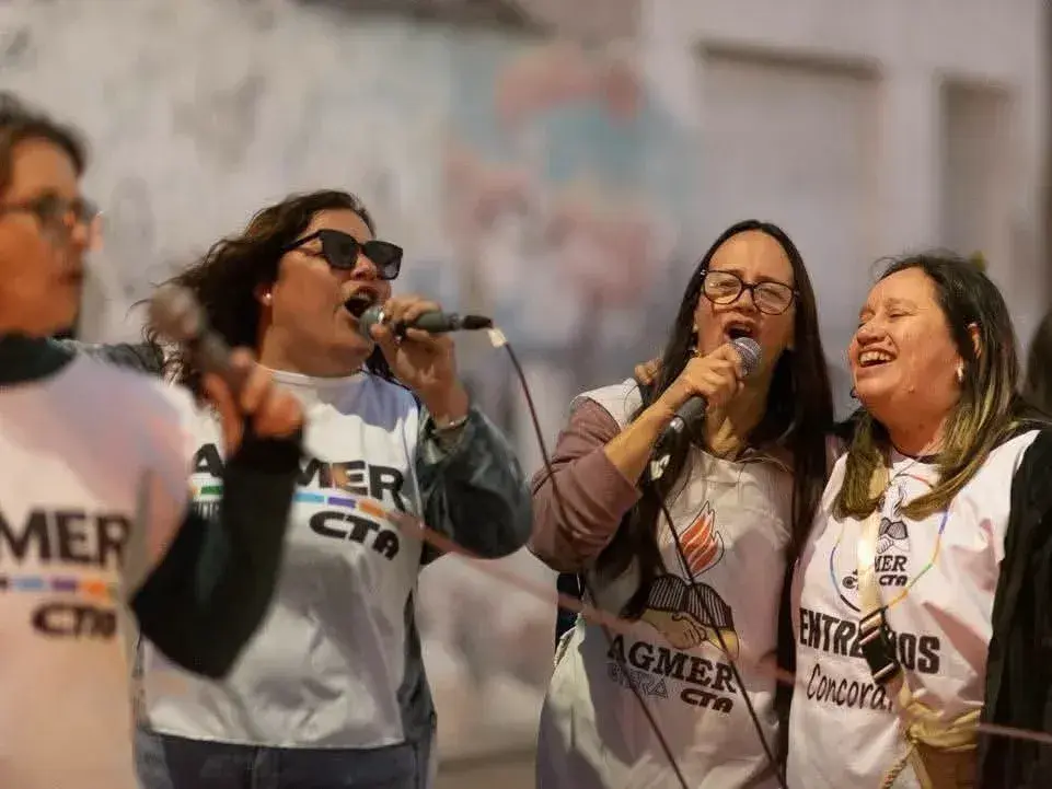 AGMER Concordia realizará una radio abierta en Plaza 25 de Mayo