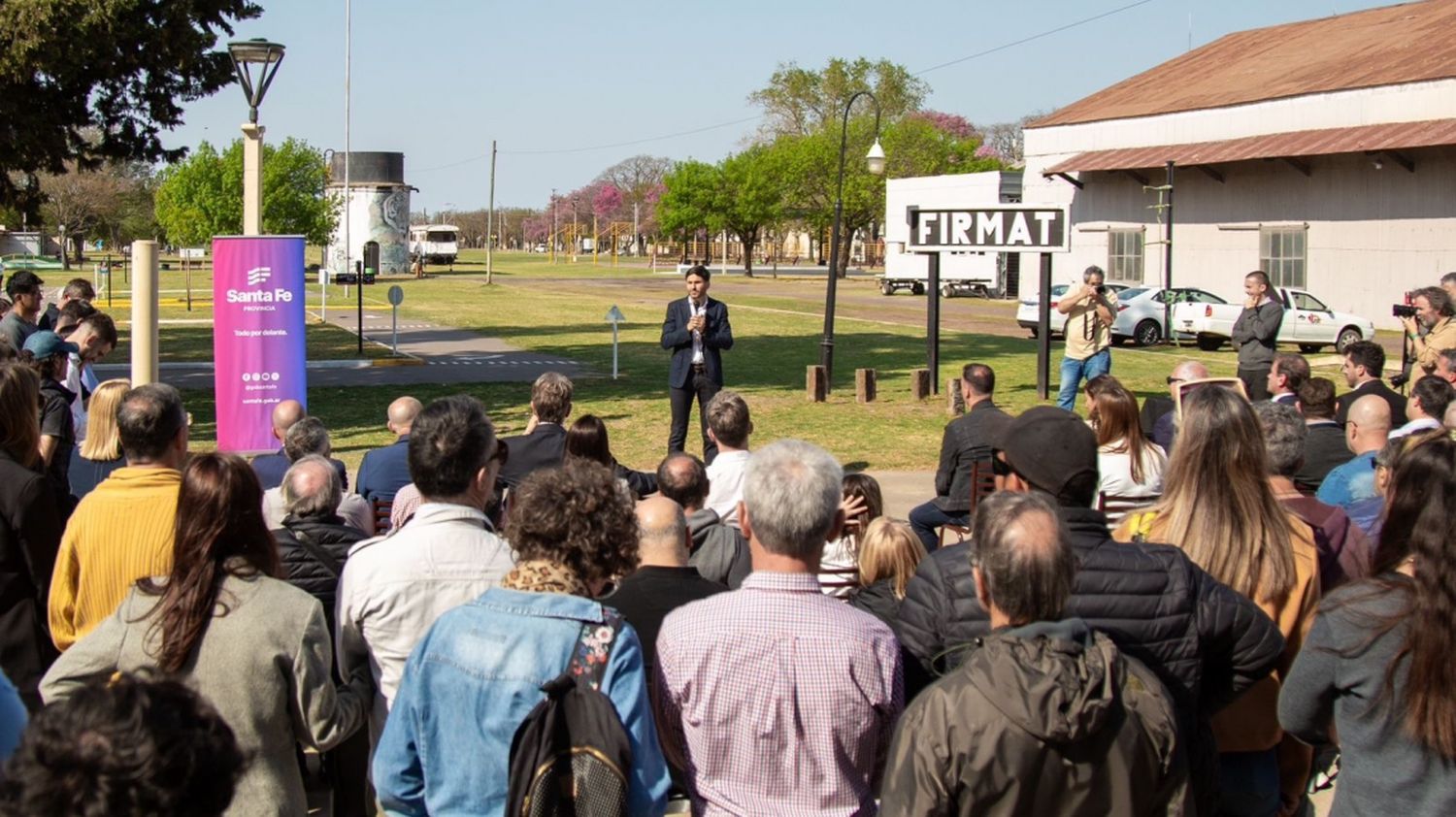 El gobernador Pullaro inició su gira por el sur-sur en la ciudad de Firmat.