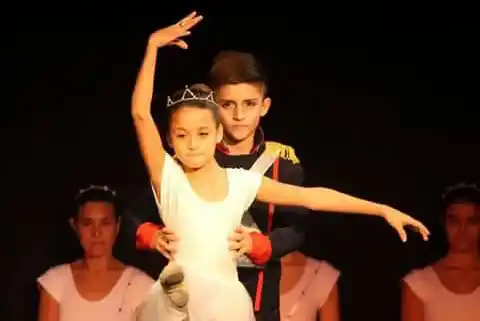 Inicio de clases de la Escuela de danza