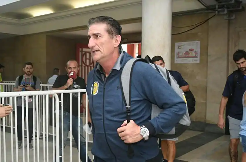 Central despidió al Patón Bauza