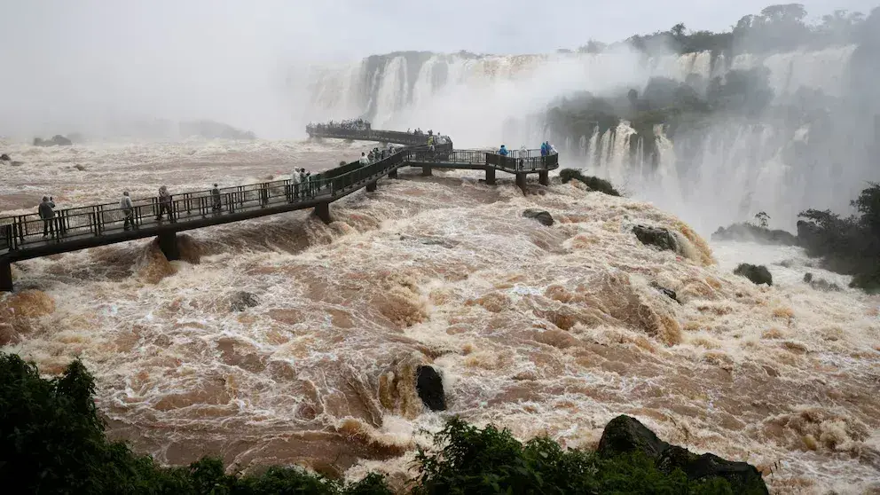 Restringieron nuevamente el acceso a los circuitos de las Cataratas del Iguazú por la crecida del río