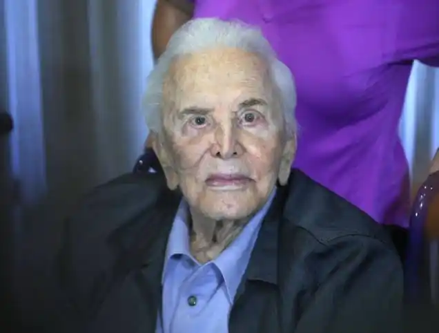 A los 103 años murió Kirk Douglas