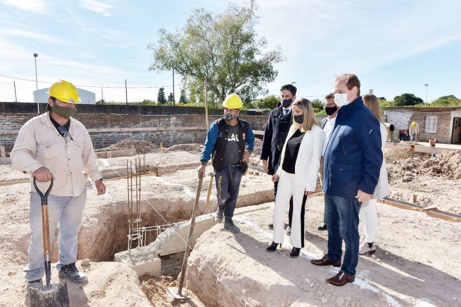 Bordet ratificó su compromiso con la educación pública y firmó convenios con Trotta para finalizar escuelas técnicas