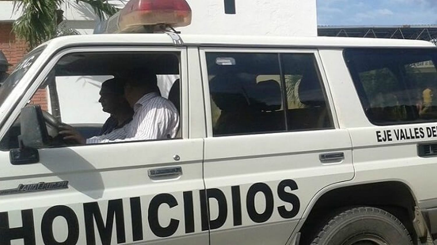 ¡CRIMEN PASIONAL! Por presunta infidelidad una mujer mata a su concubino de una puñalada en el estómago