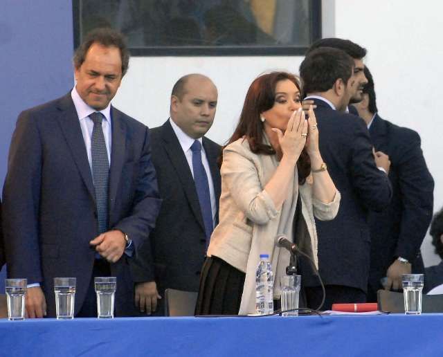 Cristina recibió el premio Rodolfo Walsh a la libertad de expresión en La Plata