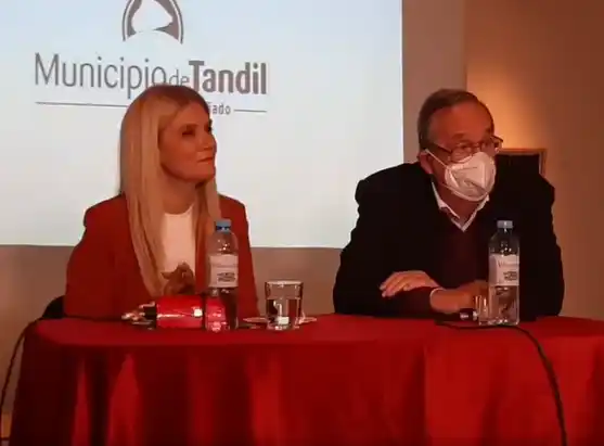 Magario en Tandil: Adelantó que habrá cambios en esquema de fases y se ampliarán aforos para reabrir eventos