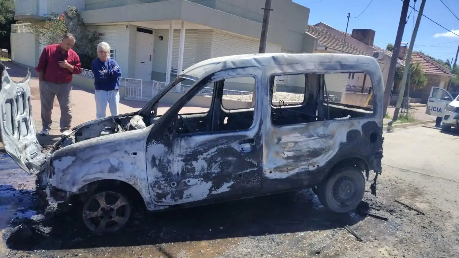 El auto quedó destruído