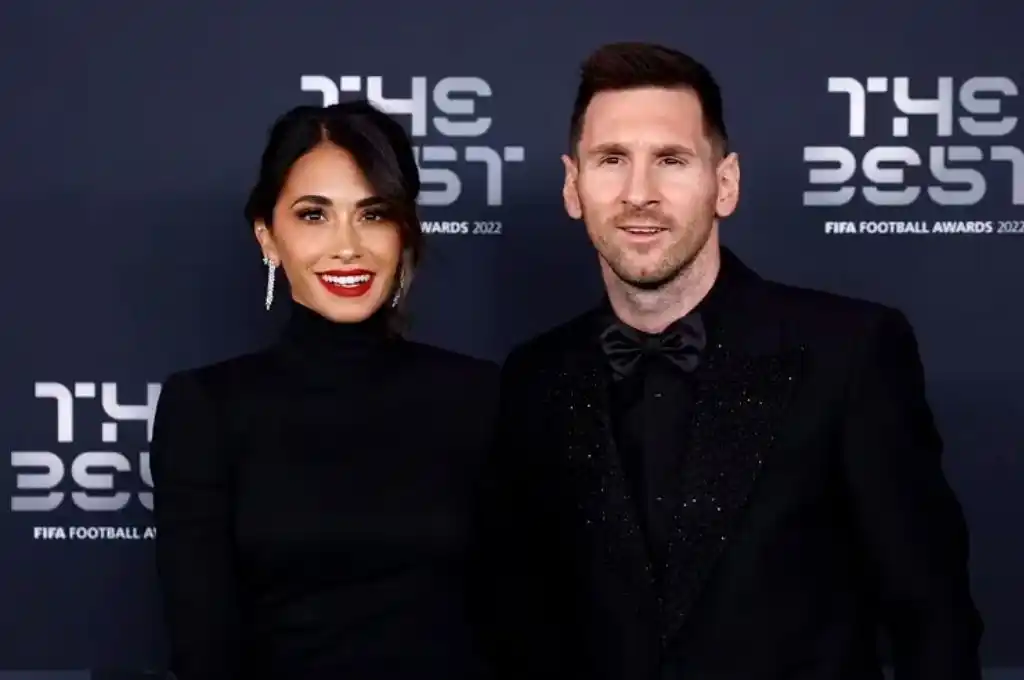 Antonela Roccuzzo acompañó a Messi con un “total black” en los premios The Best