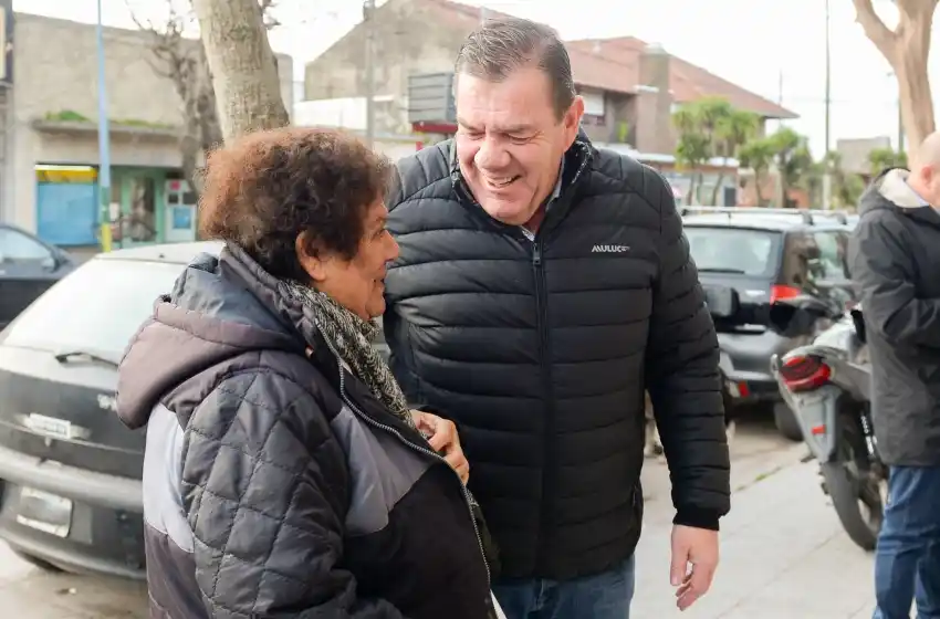 Montenegro y su equipo se reunieron con los vecinos de Cerrito y San Salvador