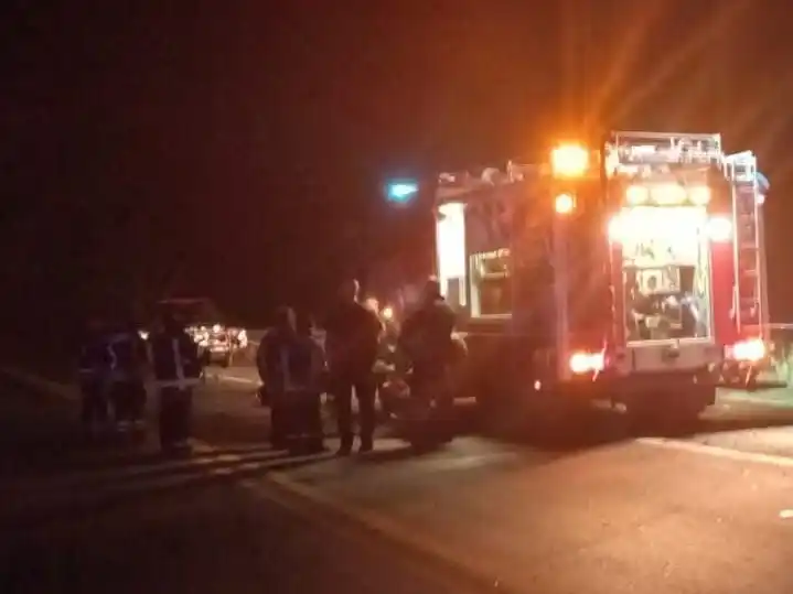 La ruta 90 estuvo cortada hasta entrada la mañana.