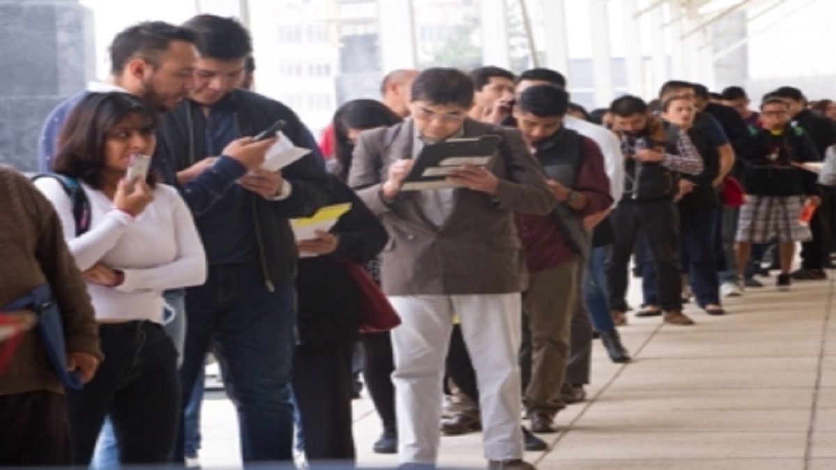 Bajan deseos de jóvenes de emplearse en una empresa por falta de oportunidades: estudio de la UCAB