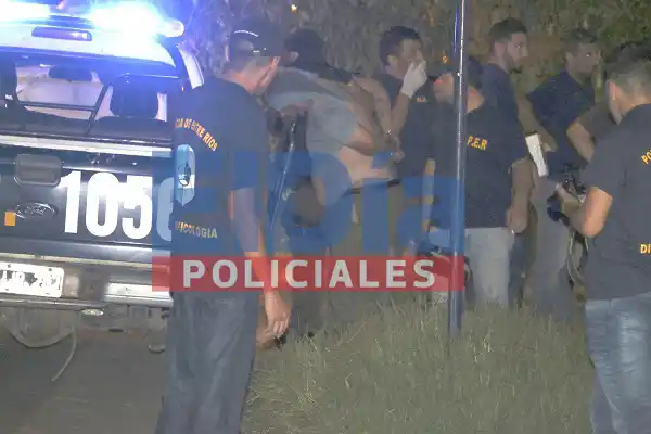 Un policía fue baleado durante un allanamiento y su agresor herido