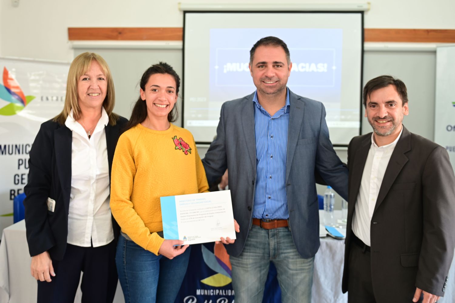 Davico entregó aportes por más de 3 millones a emprendedores de Pueblo Belgrano