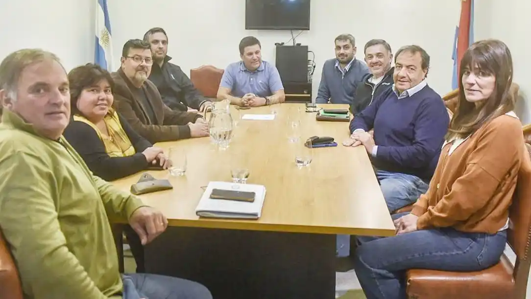 Senadores justicialistas recibieron a representantes gremiales de Vialidad Nacional