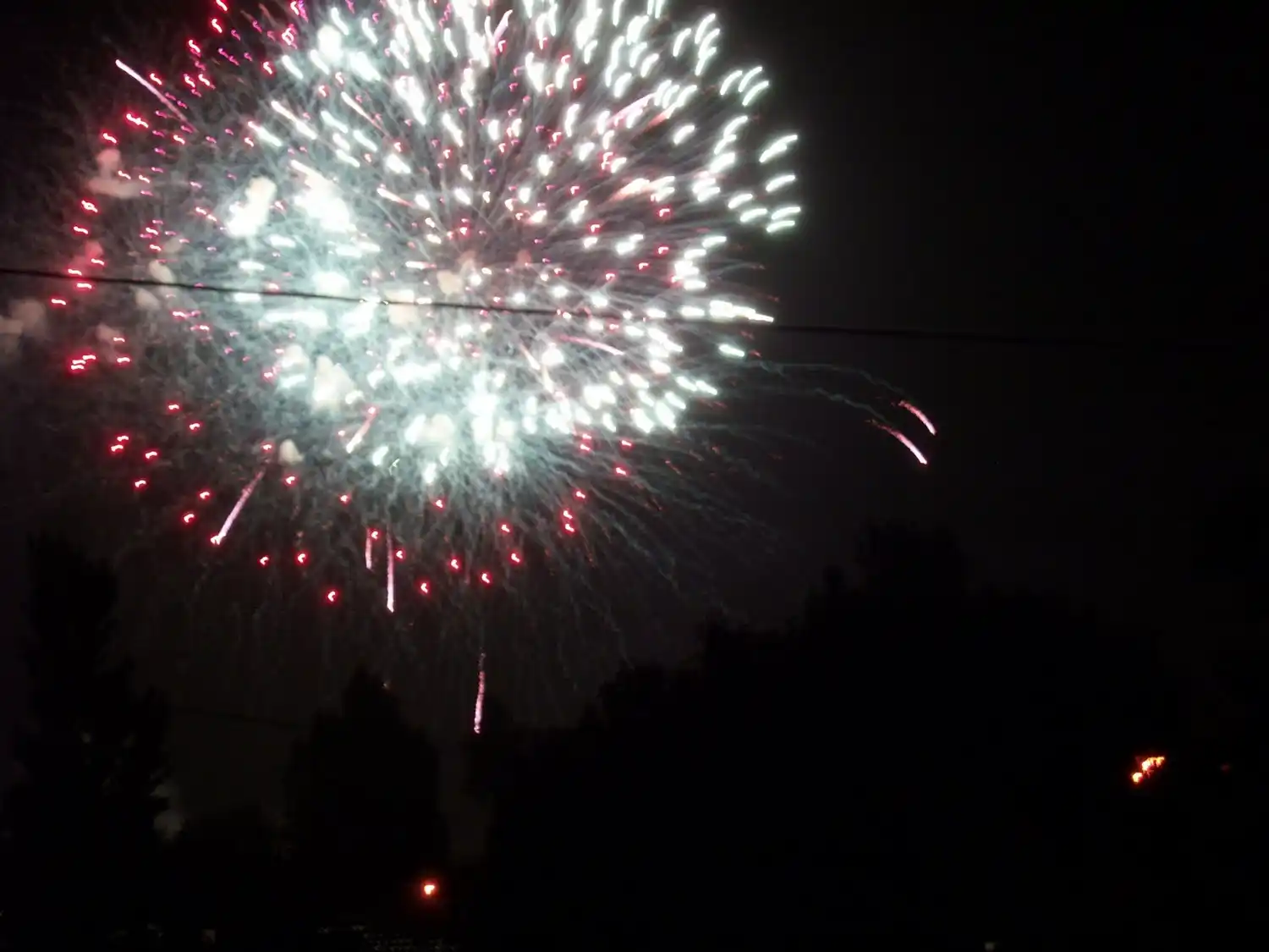 Ezeiza celebra sus 19 años con un show de fuegos artificiales