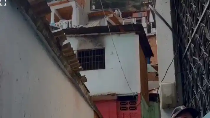 “LA CANDELA ERA MUY FUERTE”: mueren calcinados dos niños y su abuela tras incendio de su vivienda en La Guaira