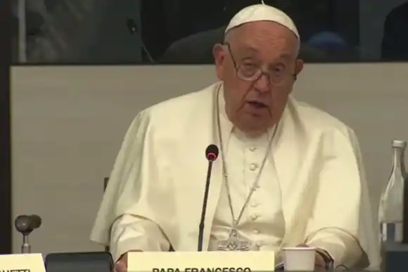 Fuerte crítica de Francisco al gobierno de Milei: "En vez de pagar la justicia social pagó el gas pimienta, le convenía"