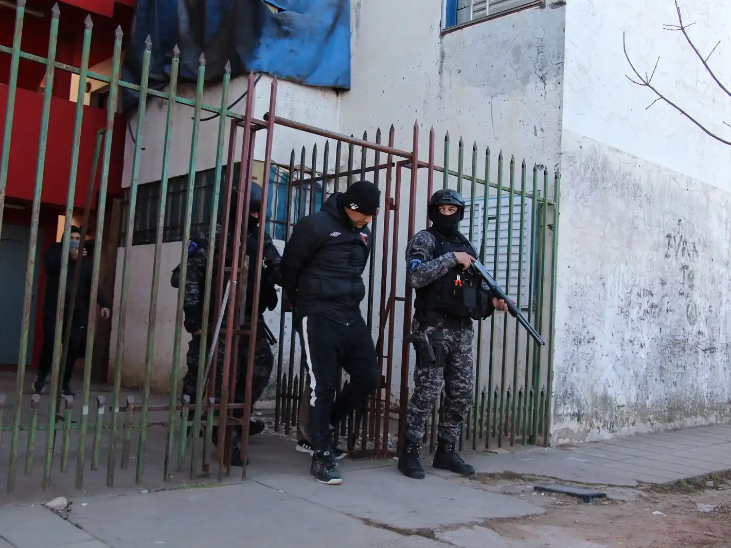 Desarticularon dos bandas criminales sospechosas de microtráfico y estadas en la capital provincial y su alrededores.