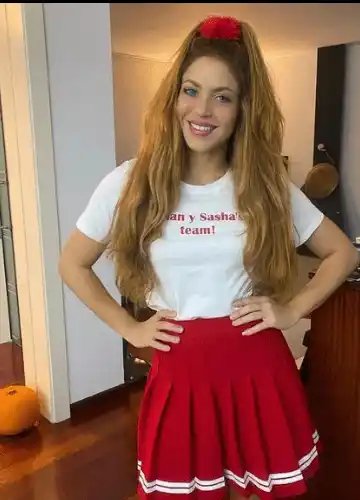 Shakira mostró su disfraz, que incluye lentes de contacto azules. Foto Instagram