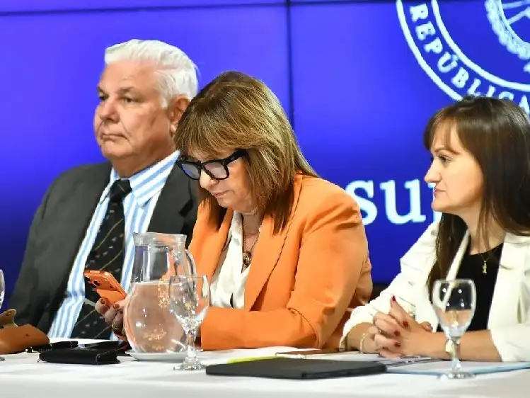 La senadora Patricia Bullrich continuó las negociaciones para sancionar el presupuesto.