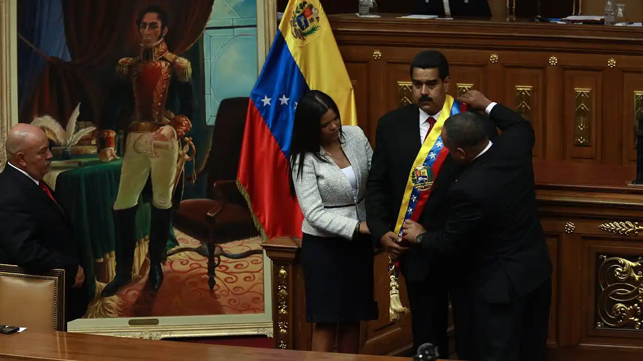 CAMINO A LA ILEGITIMIDAD: Maduro pudiera asumir el tercer mandato bajo ilegalidad (+Reporte)