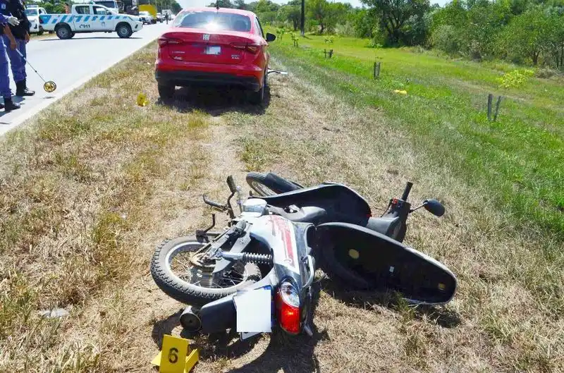 Siniestro vial: una joven de 18 años falleció al colisionar contra un auto