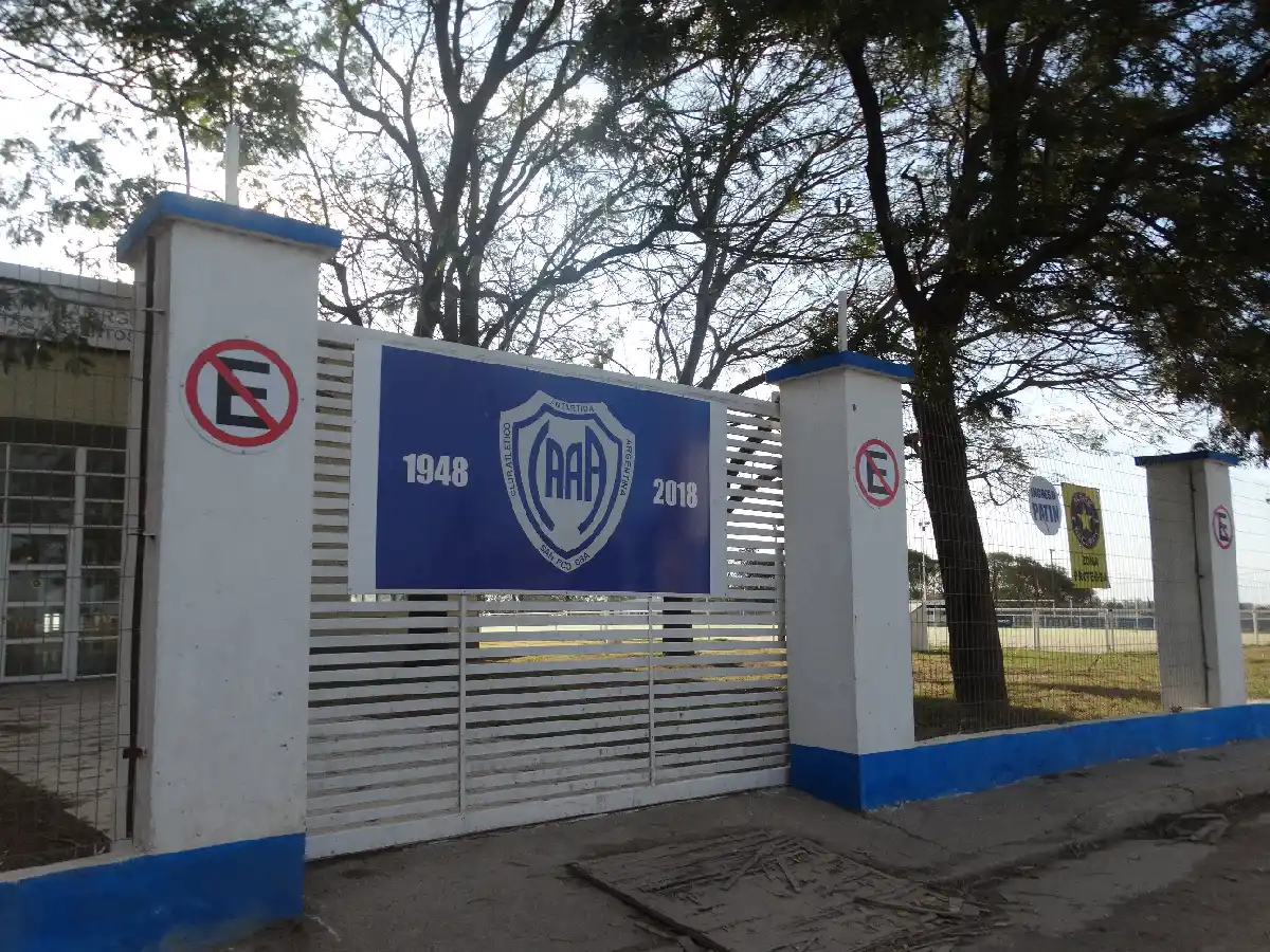 Antártida inaugura su vestuario local