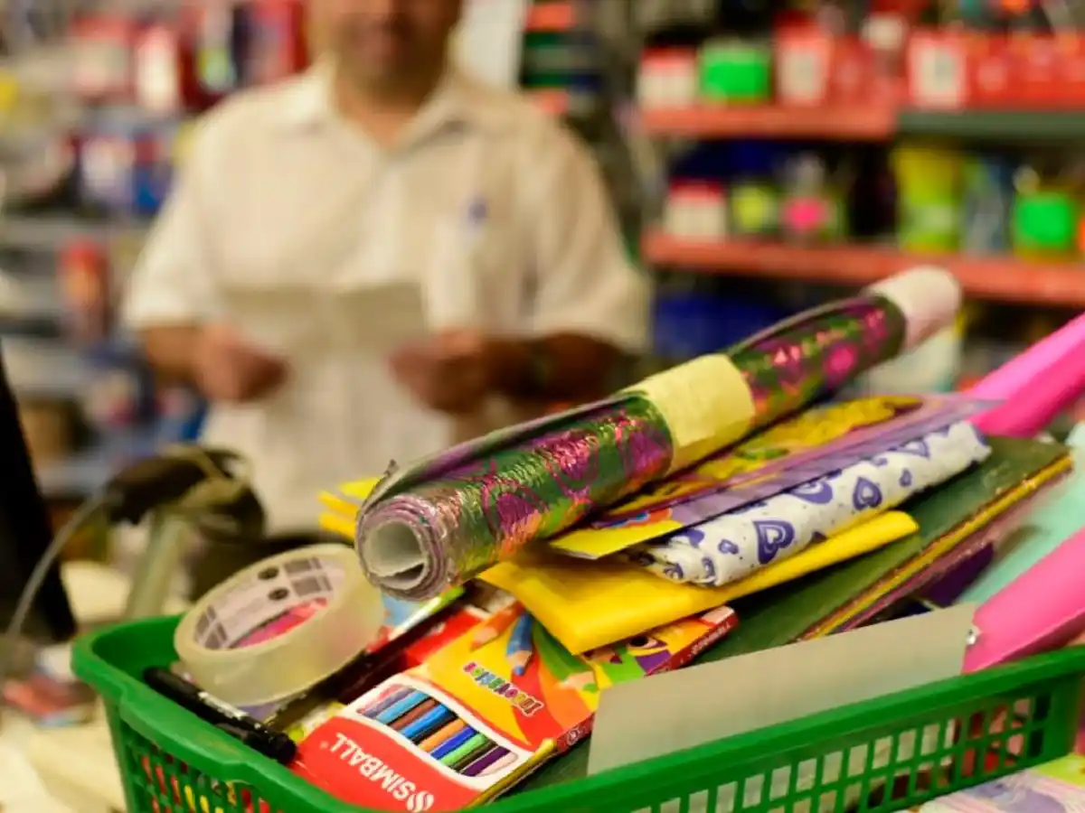 El Gobierno lanza la canasta de útiles escolares "Vuelta al cole"
