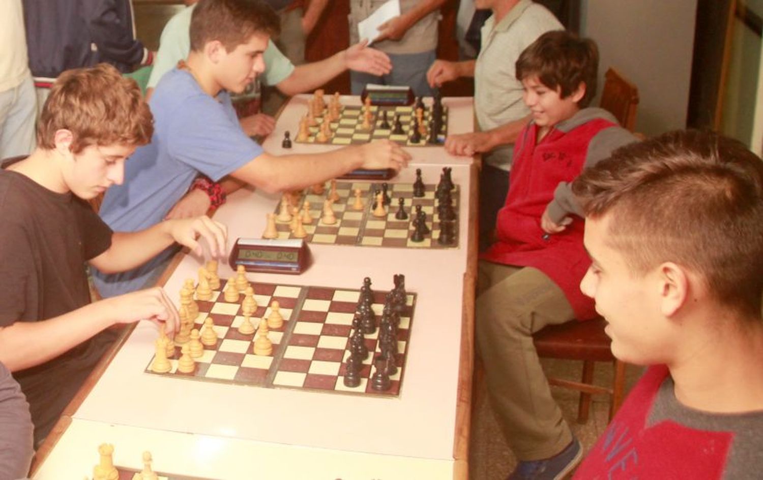 Micucci y Souto siguen sumando en el Grand Prix Regional de ajedrez