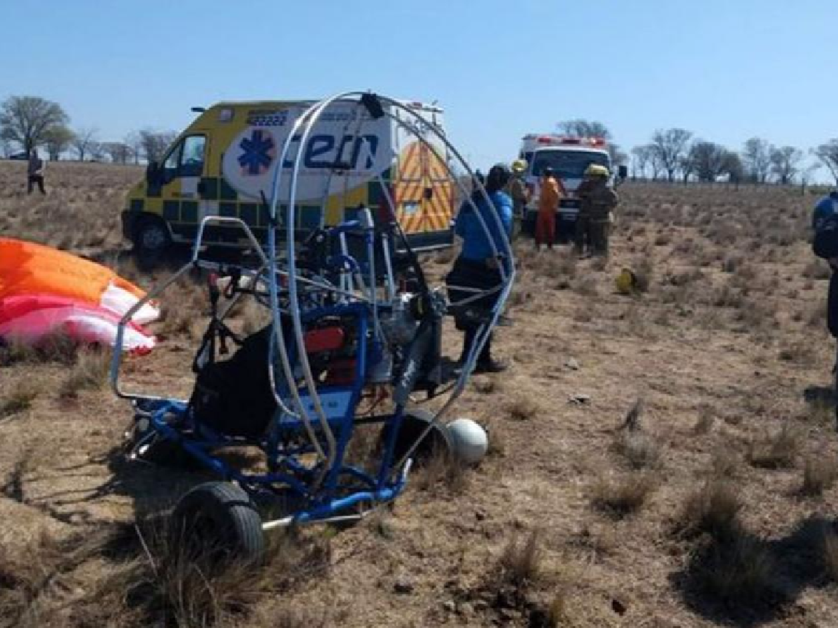 Un hombre permanece en grave estado tras caer desde un parapente a motor en La Cumbre