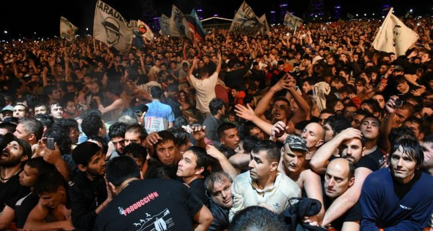 Dos micros con sampedrinos que fueron a ver al Indio en Olavarría están completos y listos para volver