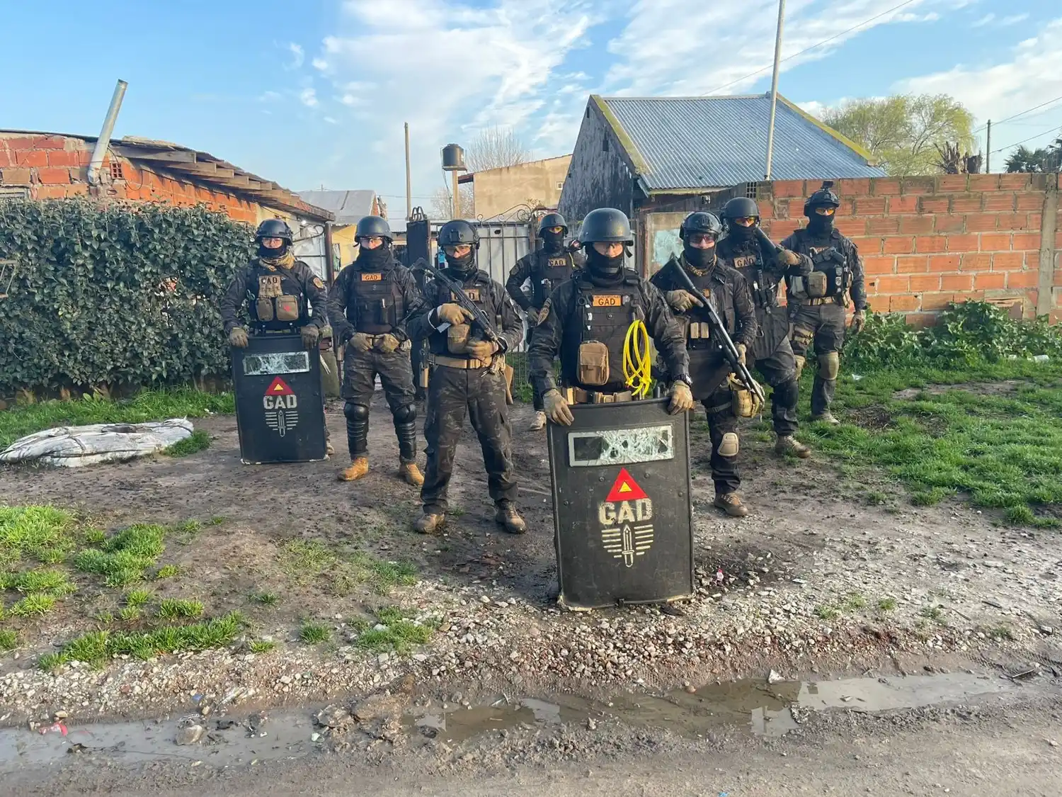 El último hecho ocurrió el pasado sábado en Catriel y Canessa, pero el rastreo satelital del vehículo permitió ubicarlo en la misma casa allanada.