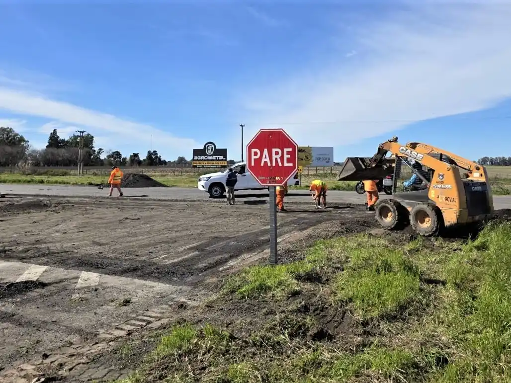 Las tareas se concentraron en la travesía de Firmat, donde se realizaron intervenciones en el cruce sur de la Ruta Nacional 33 con la Ruta Provincial 93. Foto: DNV