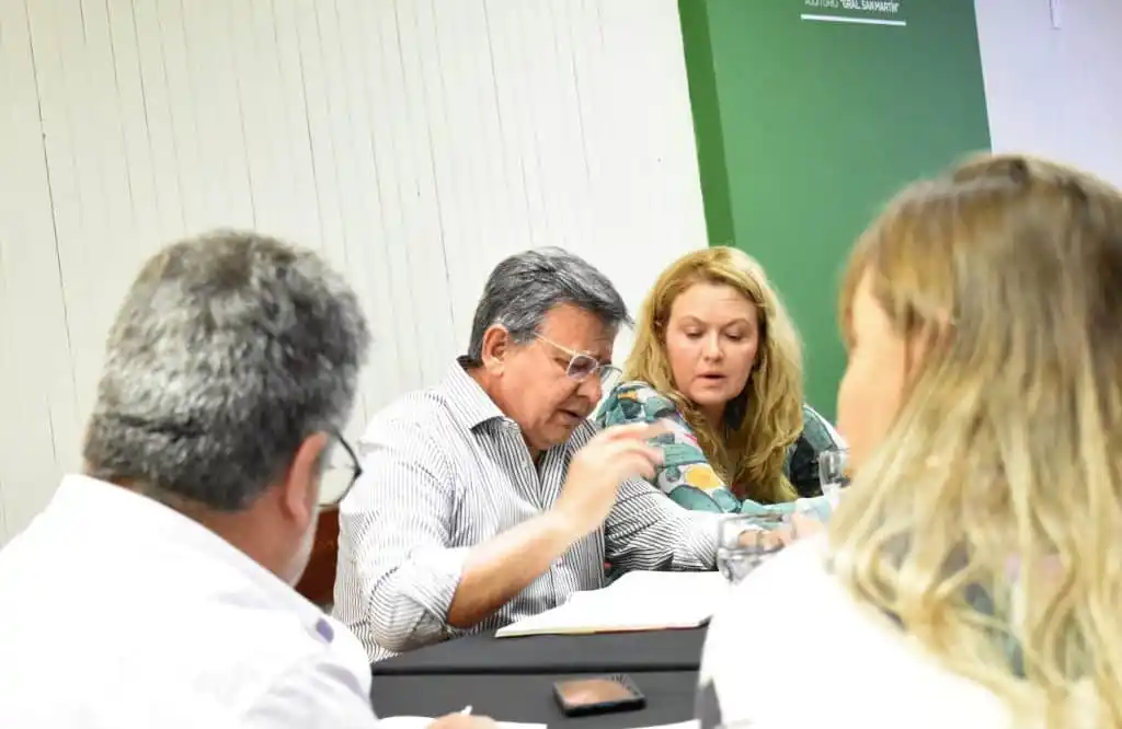 Agmer rechazó la oferta salarial y exigió un aumento del 25%