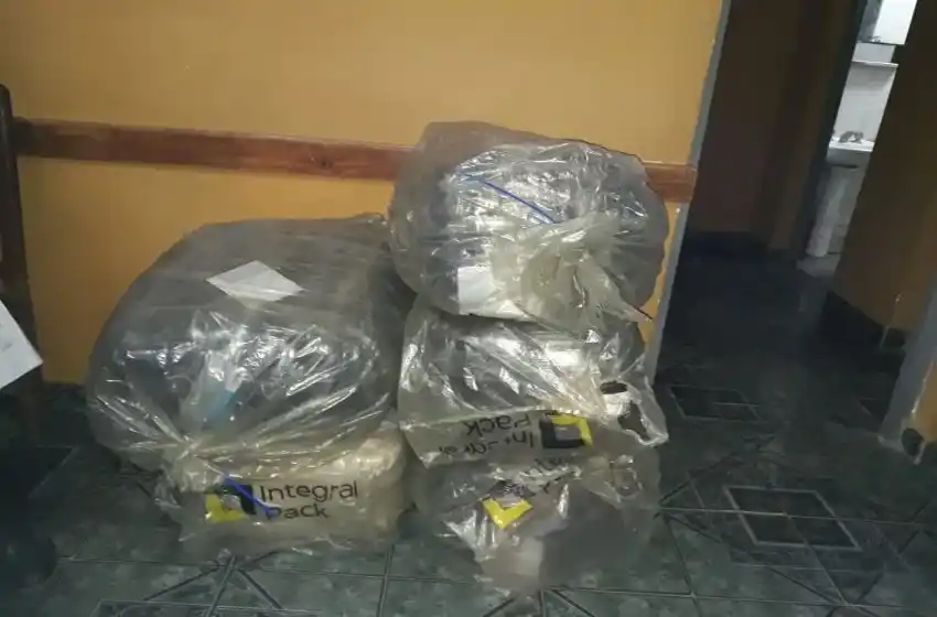 Gendarmería secuestró 21 kilos de cocaína envueltos en encomiendas